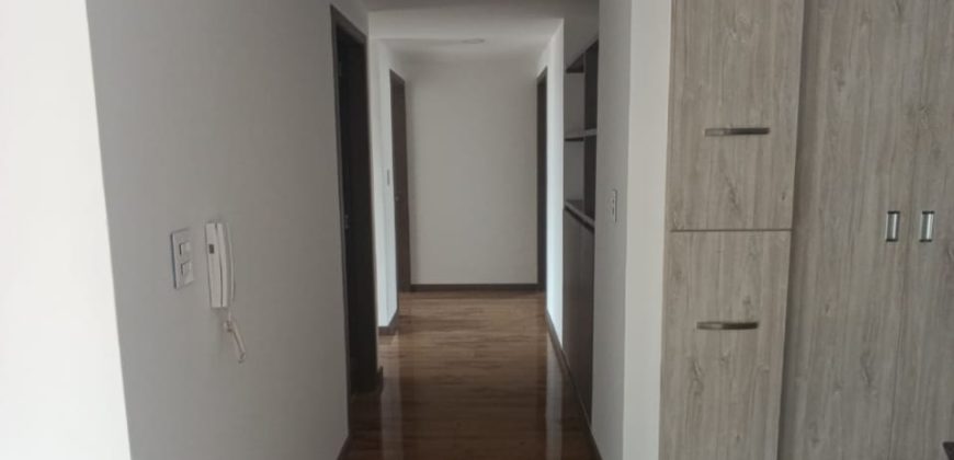Apartamento en arriendo en el sector de Versalles