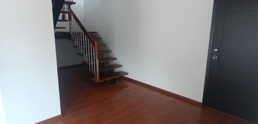 Apartamento Dúplex en Arriendo Ed Arboleda