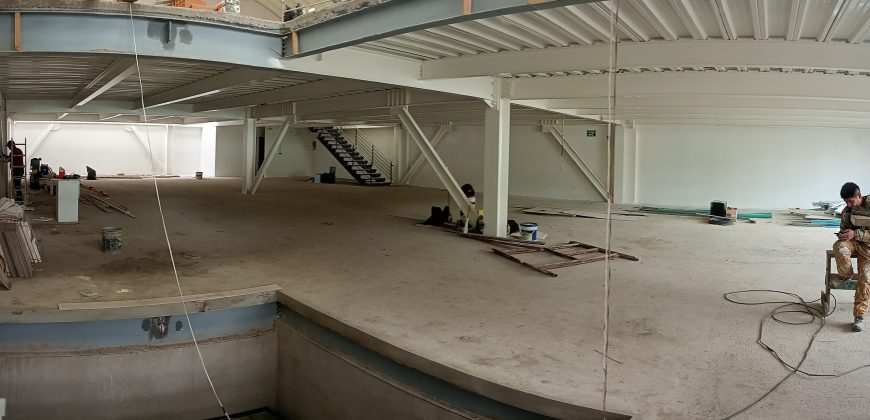 Local Comercial en arriendo Av los Estudiantes