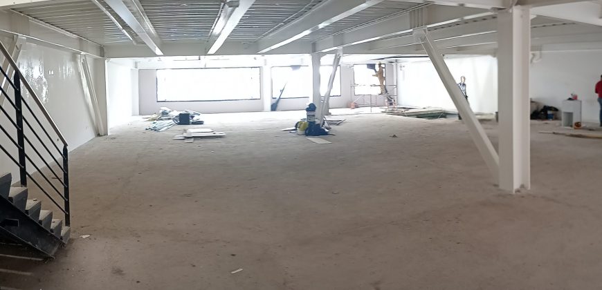 Local Comercial en arriendo Av los Estudiantes