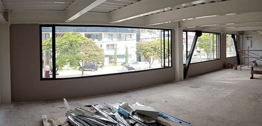 Local Comercial en arriendo Av los Estudiantes