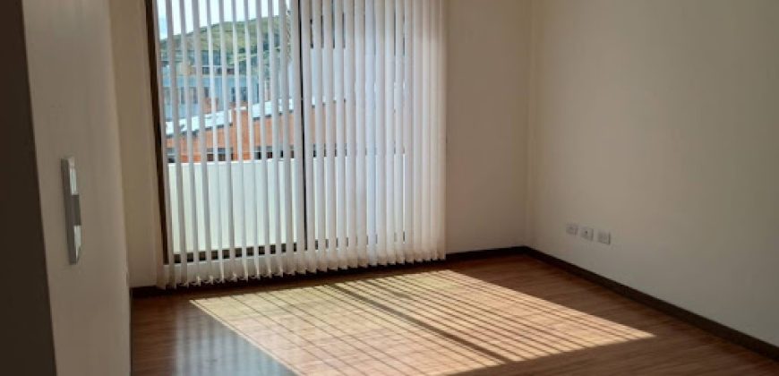 Apartamento en arriendo sector Versalles